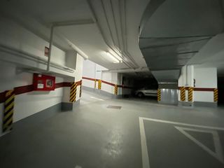 Garaje en alquiler en Ensanche - Sar en Santiago de Compostela