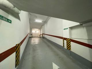 Garaje en alquiler en Ensanche - Sar en Santiago de Compostela