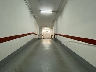 Garaje en alquiler en Ensanche - Sar en Santiago de Compostela