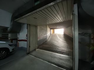 Garaje en alquiler en Ensanche - Sar en Santiago de Compostela