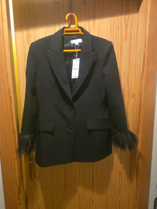 Blazer Zara Negro con Plumas Talla XL