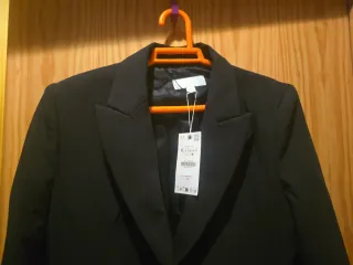 Blazer Zara Negro con Plumas Talla XL