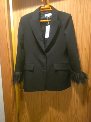 Blazer Zara Negro con Plumas Talla XL