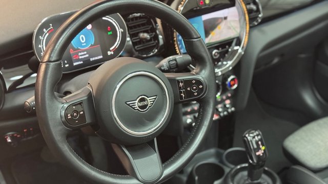 MINI Cabrio 2023