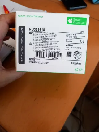 Regulador Schneider Unica Dimmer NU351618