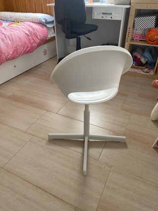 Silla infantil para escritorio blanca