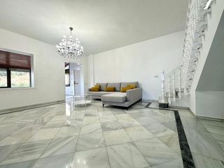 Chalet en alquiler en Elviria en Marbella