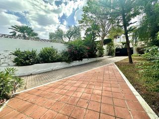 Chalet en alquiler en Elviria en Marbella