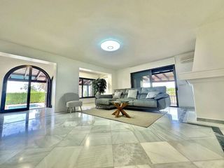 Chalet en alquiler en Elviria en Marbella