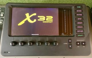 X32 Compact + Case Mesa Mezclas Digital Behringer