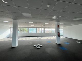Oficina en alquiler en Zona Industrial en Prat de Llobregat, El