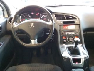 Peugeot 5008 2016
