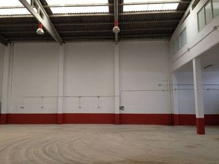 Nave industrial en alquiler en Bergondo