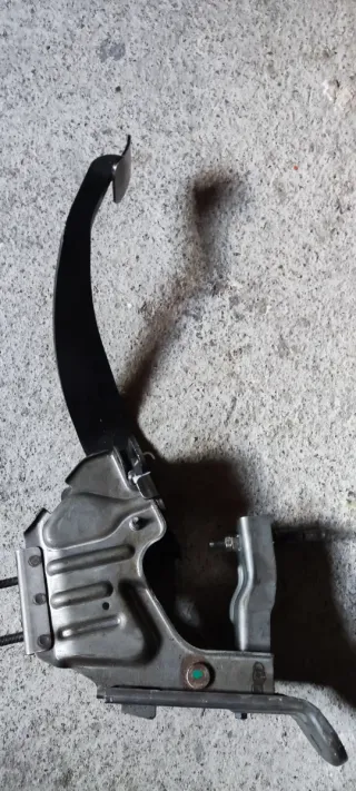 Pedal Embrague Nissan Pathfinder R51 2005