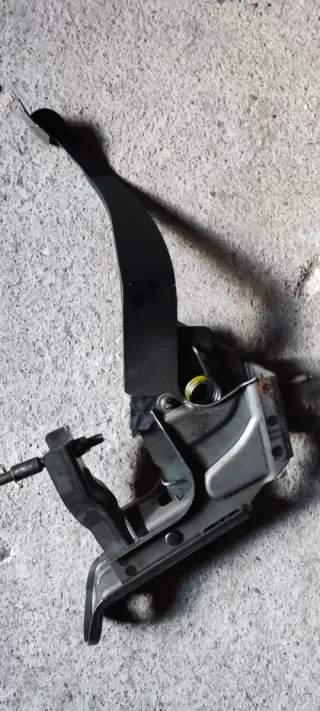 Pedal Embrague Nissan Pathfinder R51 2005