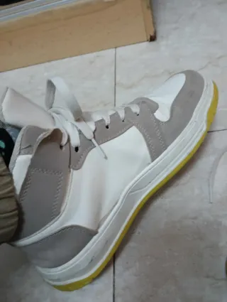 Bambas altas grises y blancas