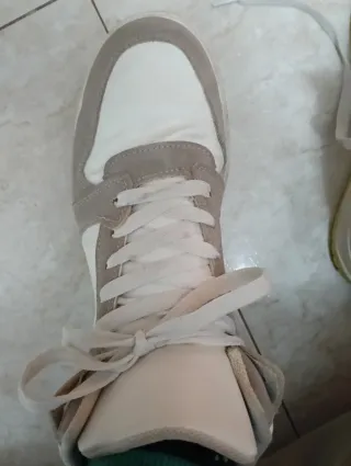 Bambas altas grises y blancas