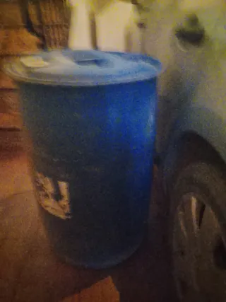 Bidón de plástico azul