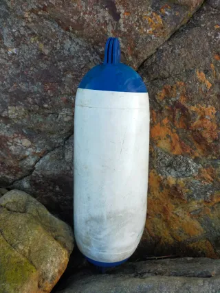 Defensa barco 80cm de alto,75 de diámetro.