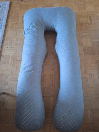 Cojín de lactancia U gris con estampado