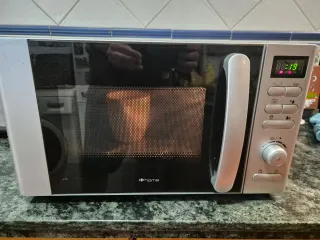 Microondas Home plateado