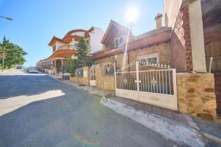Casa adosada en venta en Illora