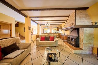 Casa adosada en venta en Illora