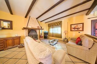 Casa adosada en venta en Illora