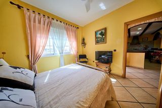 Casa adosada en venta en Illora