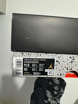 Jordan 4 “Frozen Moments”