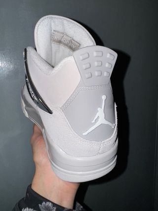 Jordan 4 “Frozen Moments”