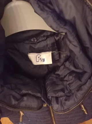 Anorak azul acolchado con capucha incorporada