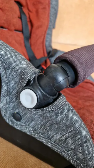 Barra agarre silla Jané Muum