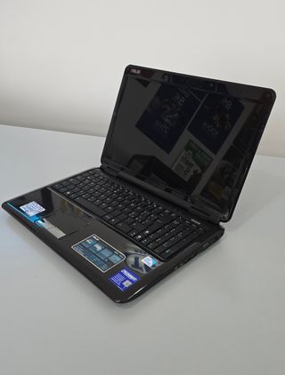 Asus K50IJ 15.6 T4400 2GB 250GB Win7