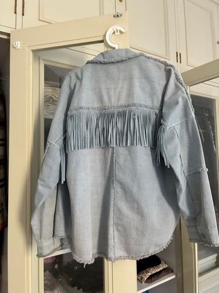 Cazadora vaquera Zara con flecos