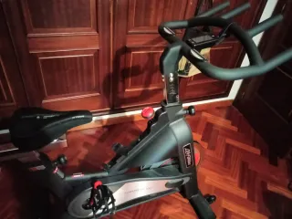 Bici Spinning Life Fitness IC1