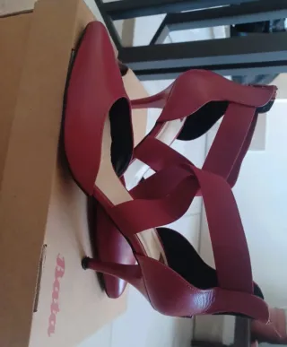 Scarpe rosse Bata donna