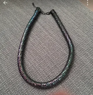 Collar y pulsera flexibles