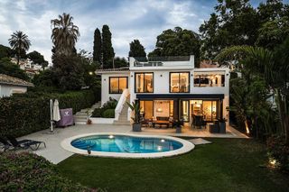 Chalet en alquiler en Nueva Andalucía centro en Marbella