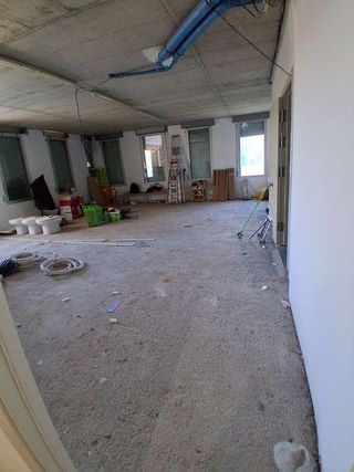 Oficina en alquiler en Singuerlín - Can Franquesa - Les Oliveres en Santa Coloma de Gramanet