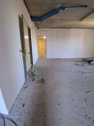 Oficina en alquiler en Singuerlín - Can Franquesa - Les Oliveres en Santa Coloma de Gramanet