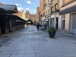Local comercial en alquiler en Gavarra en Cornellà de Llobregat