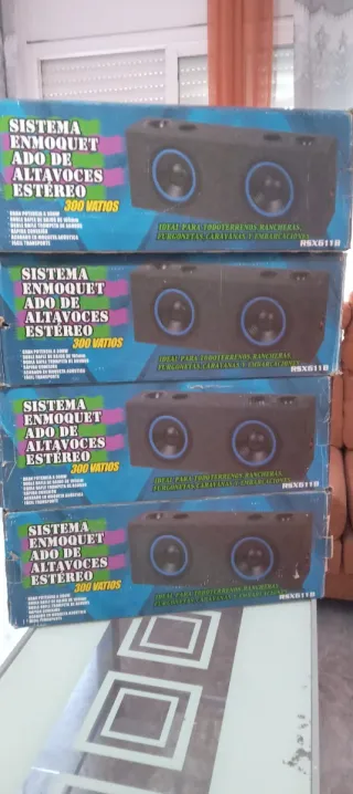 4 Altavoces Enmoquetados Estéreo 300W RSX611B