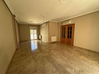 Casa adosada en venta en Úbeda