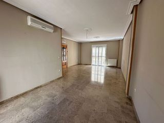 Casa adosada en venta en Úbeda