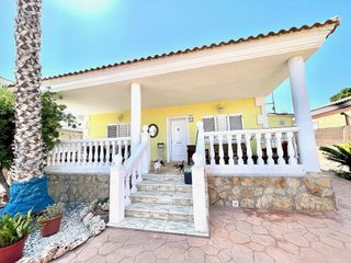 Chalet en venta en Urbanizaciones en Llíria