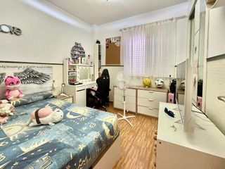 Chalet en venta en Urbanizaciones en Llíria