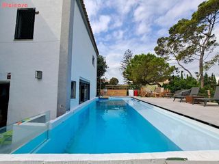 Chalet en venta en Zona Urbanizaciones en Alzira