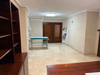 Oficina en alquiler en Centro en Almería