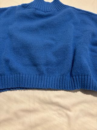 Jersey azul cuello alto